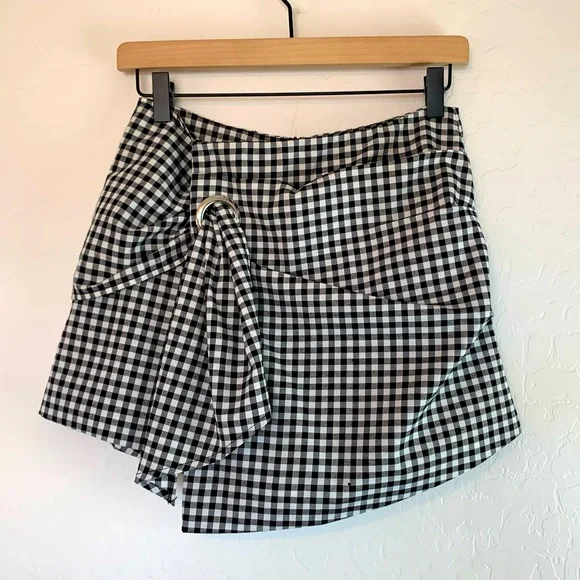 Forever 21 Skort. Size: Small. Excellent condition - Picture 2 of 6